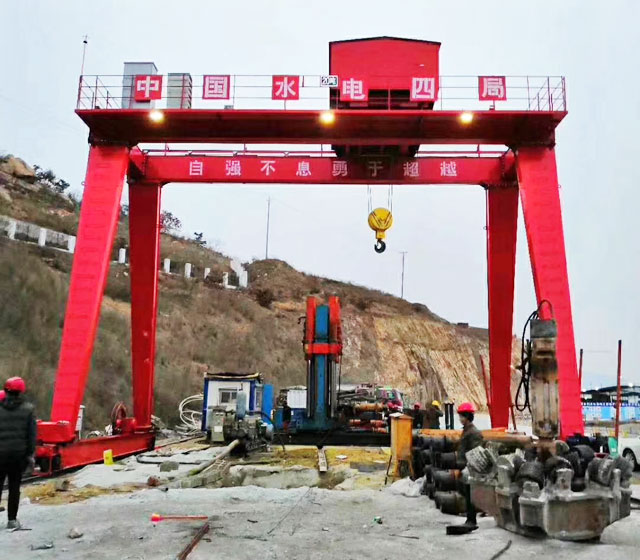 雙梁門(mén)式起重機(jī)
